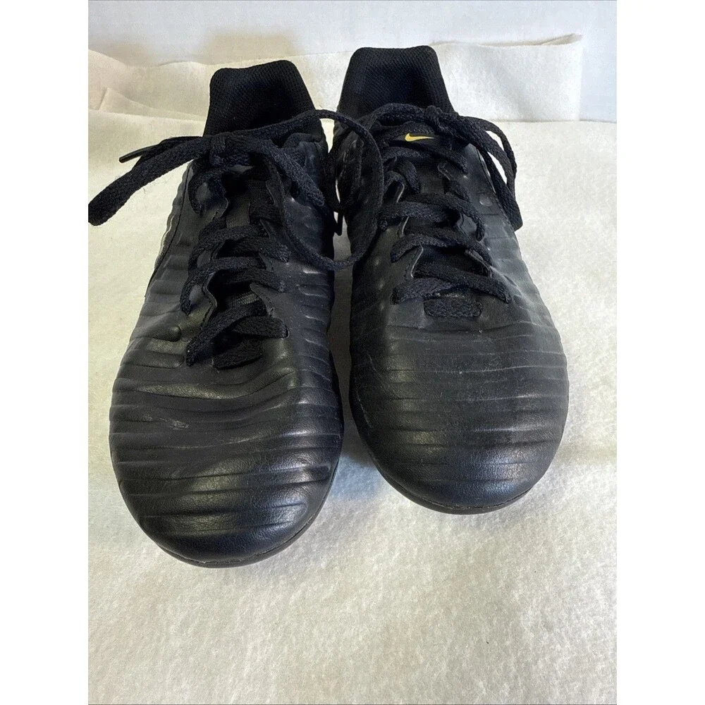 Youth Nike Tiempo Size 4y A02300-077